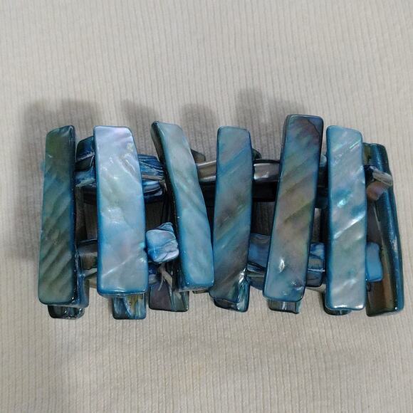 Blue Dyed Bar Shell Stretch Bracelet - Picture 2 of 5